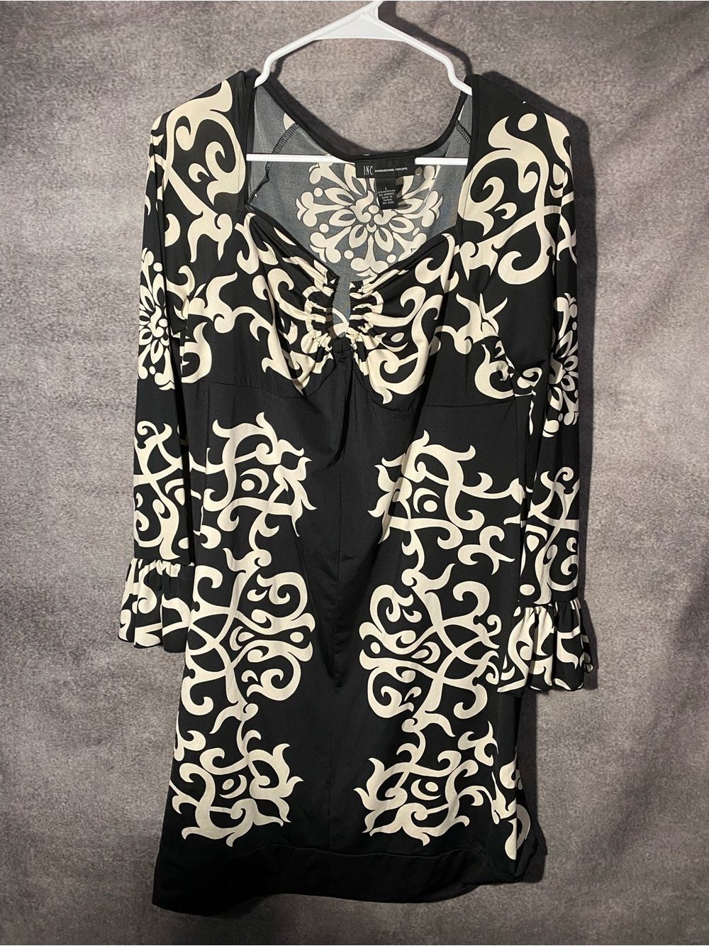 INC International Concepts Women L Top Black White Scroll Cinch Bust Bell Sleeve